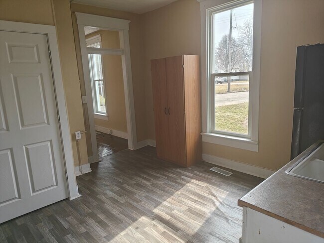 Foto del edificio - 1325 Jefferson Ave