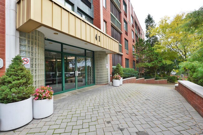 Foto del edificio - 41 Wellington Ct