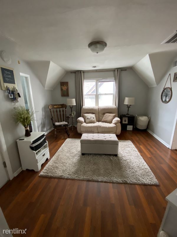 Foto del edificio - 1331 Buchanan St NE