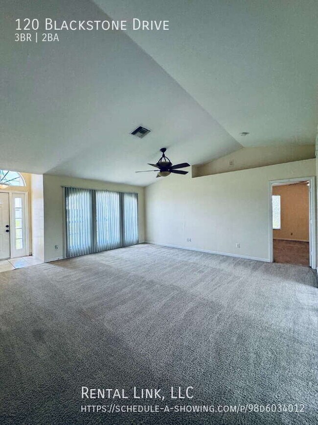 Foto del edificio - 120 Blackstone Dr