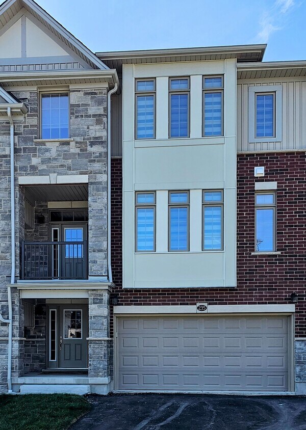 Primary Photo - 235 Raspberry Pl