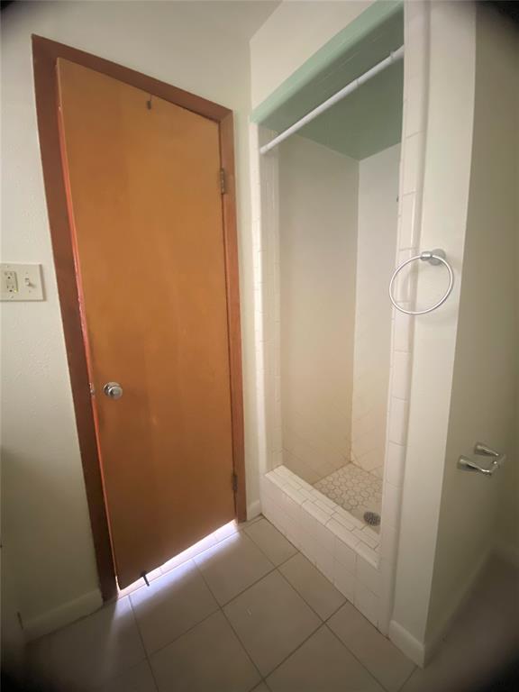 Building Photo - 2106 Pleasant St