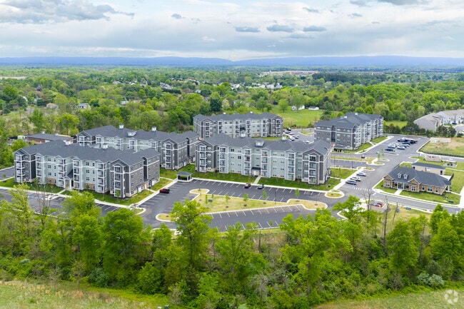 Community Context / Aerial - Madison Village Apartments (Winchester)