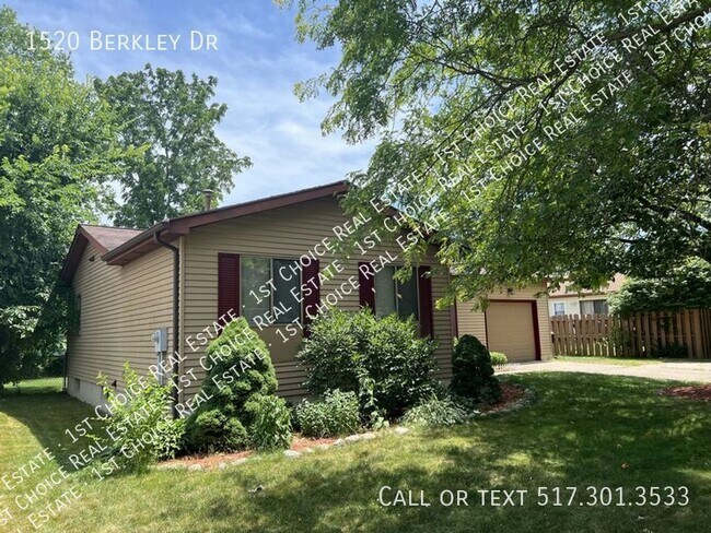 Foto del edificio - Great 3-BDR 1.5-BTH Ranch in Holt - Fenced...