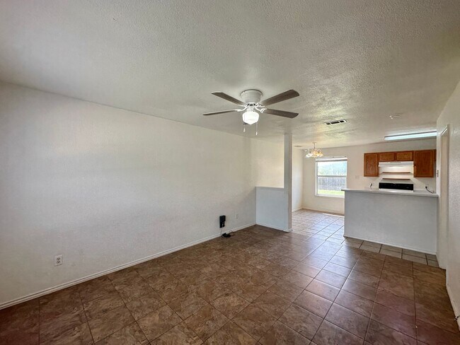 Building Photo - 2310 Wildewood Dr