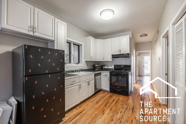 Photo - 842 N Wood St Apartment