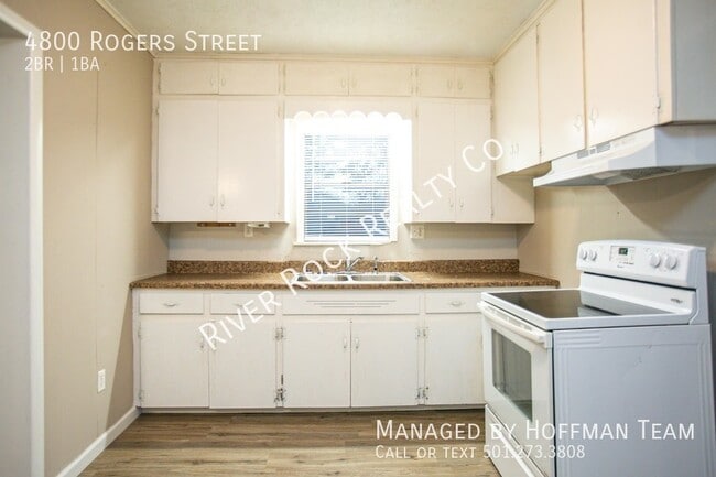 Foto del edificio - 4800 Rogers St