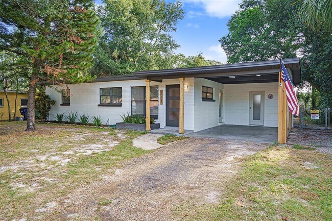 Building Photo - 10111 N Ola Ave