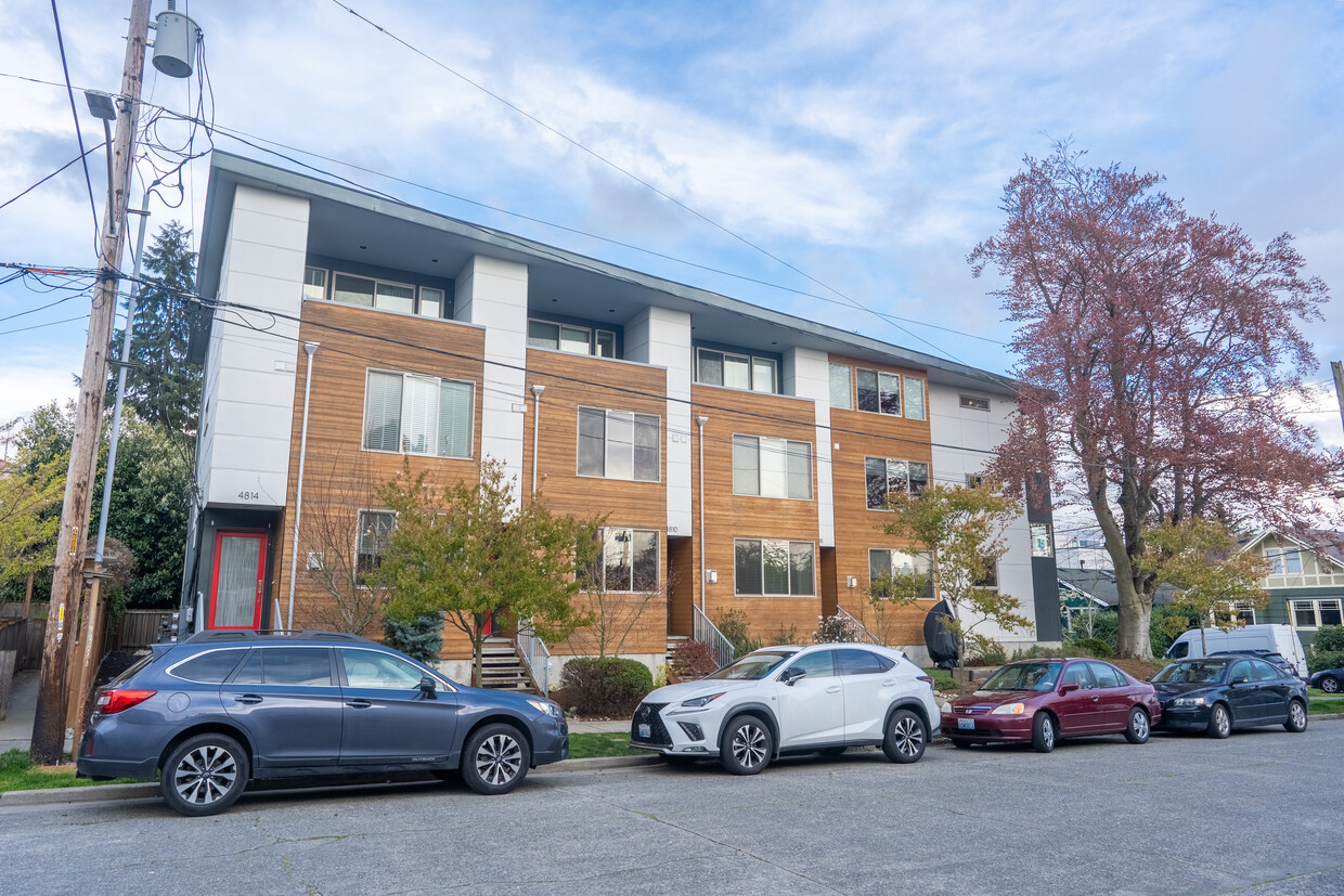 Foto principal - 4812 Linden Ave N