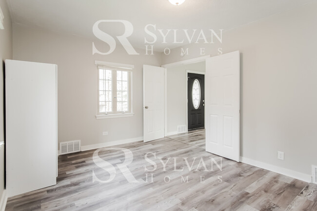 Building Photo - Lease today! No extra charge for contentme...