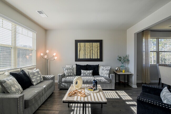 Building Photo - 2061 Massey Ln