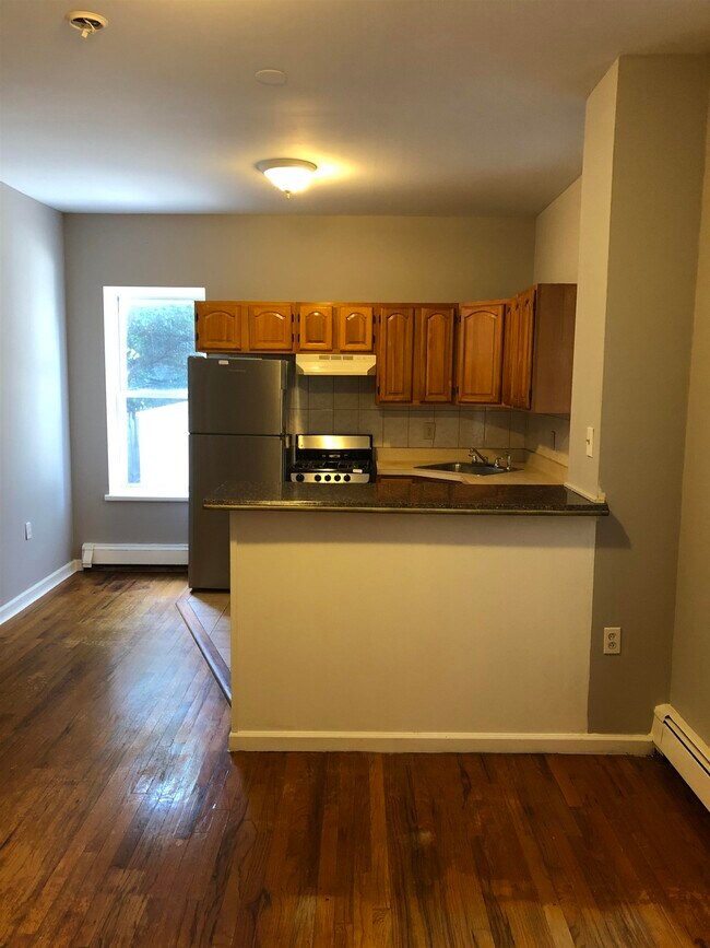 127 Clifton Pl Unit 1R, Jersey City, NJ 07304 Condo for Rent in