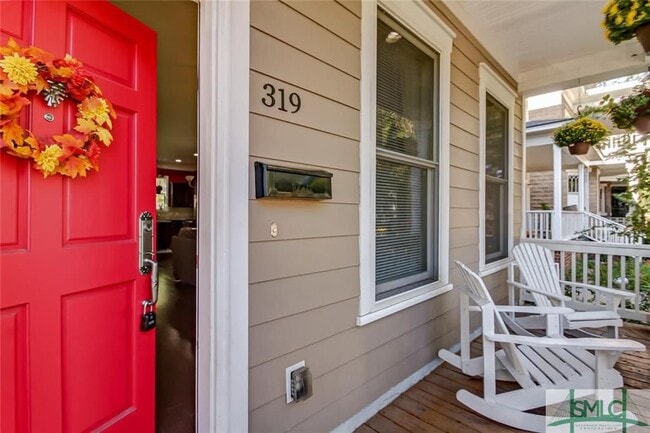 Building Photo - Furnsihed 3 bed 2.5 bath on 31st Street