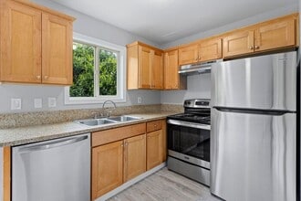 Building Photo - 4137 NE 82nd Ave