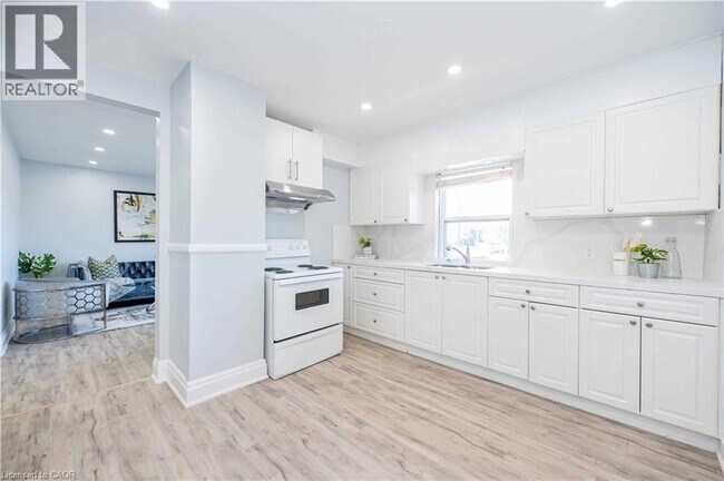 Photo du bâtiment - 35 Hartzel Rd