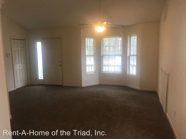 Building Photo - 3 br, 2.5 bath House - 3703 Brady Street