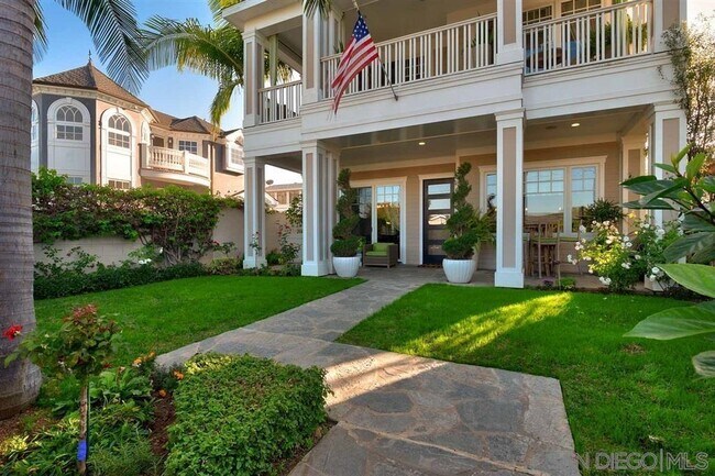 Building Photo - 310 1st St