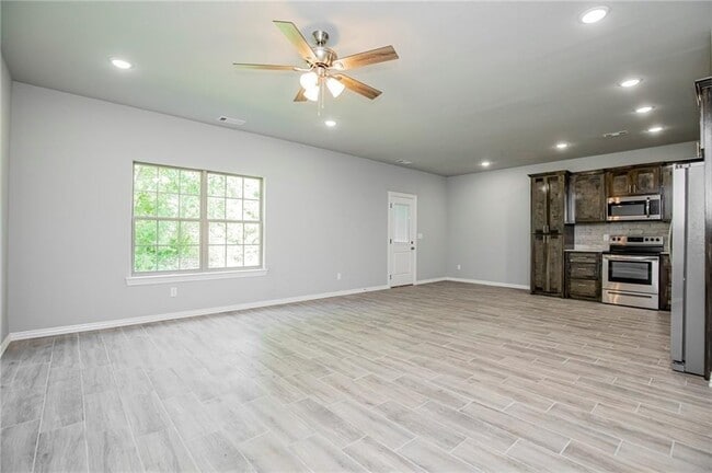 Building Photo - 1903 Azlin Pl