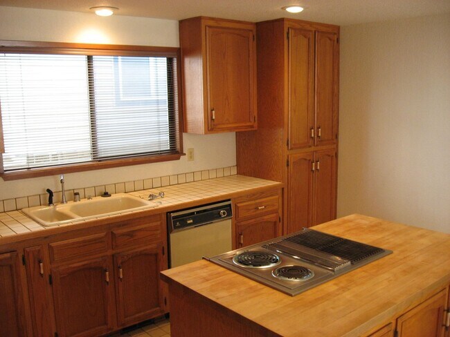 Foto del edificio - 824 SE Jensen St