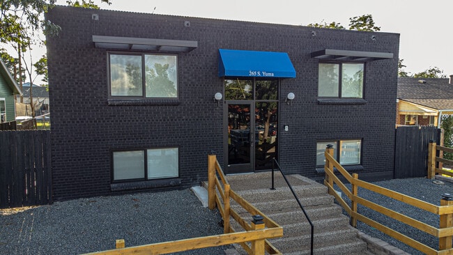 Building Photo - Yuma Apartments