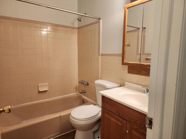 Building Photo - 17 Alexander Dr