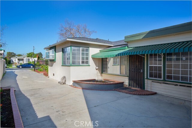 Building Photo - 3440 Gaviota Ave