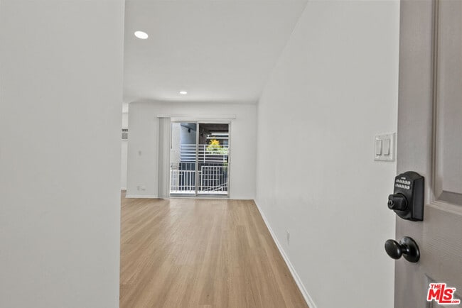 Building Photo - 15286 Sutton St