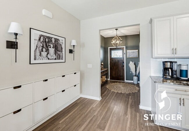 Building Photo - 1214 Danner Dr