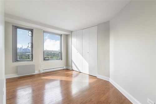 Foto del edificio - 1305 5th Ave