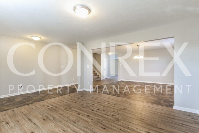 Foto del edificio - 2111-2112 12 Oaks Dr