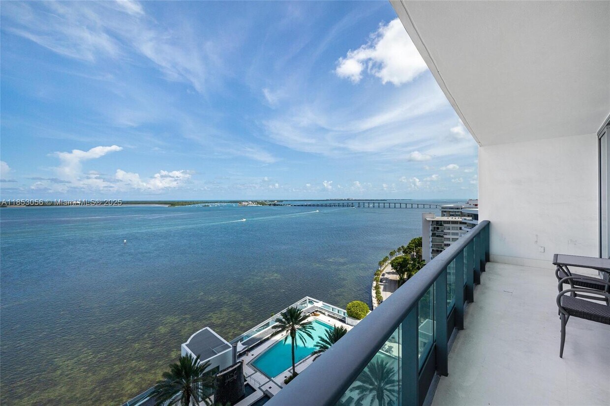 Foto principal - 1331 Brickell Bay Dr