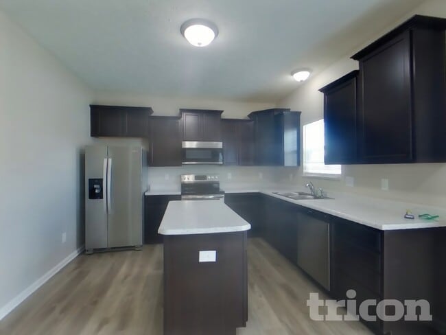 Building Photo - 2252 Silver Spoon Dr