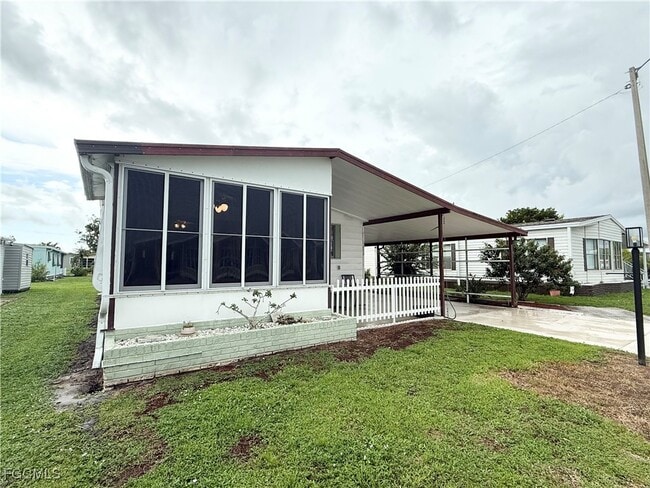 Building Photo - 3404 Rainbow Ln