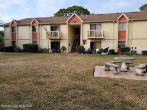 Building Photo - 2100 Forest Knoll Dr NE