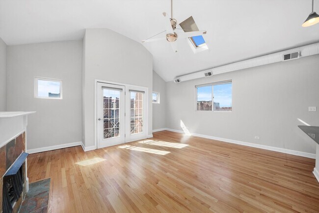 Foto del edificio - 2324 W Harrison St