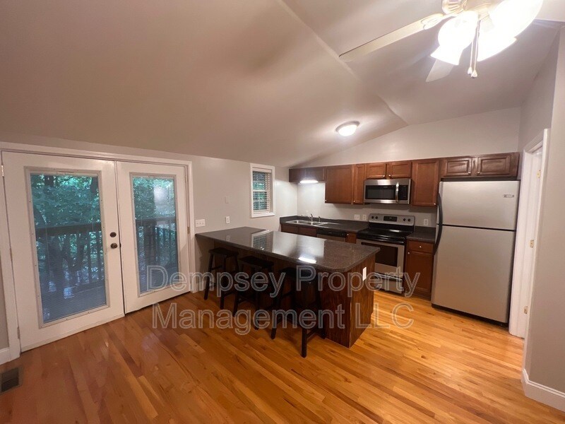 Foto principal - 316 Caplewood Dr