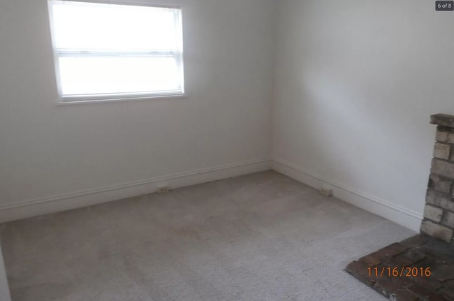 Building Photo - 137