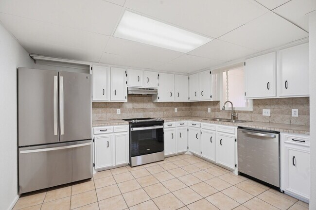 Foto del edificio - Space, Style, and 2 Bedrooms: South Lubbock Steal!