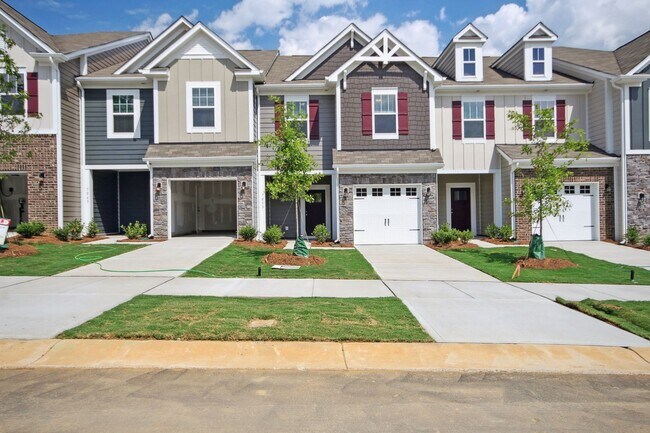 Building Photo - 3 Bedroom townhome in Charlotte