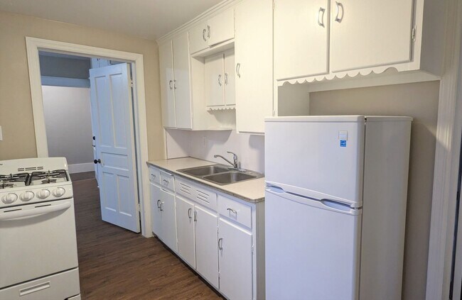 Foto del edificio - 109 Irwin Ave