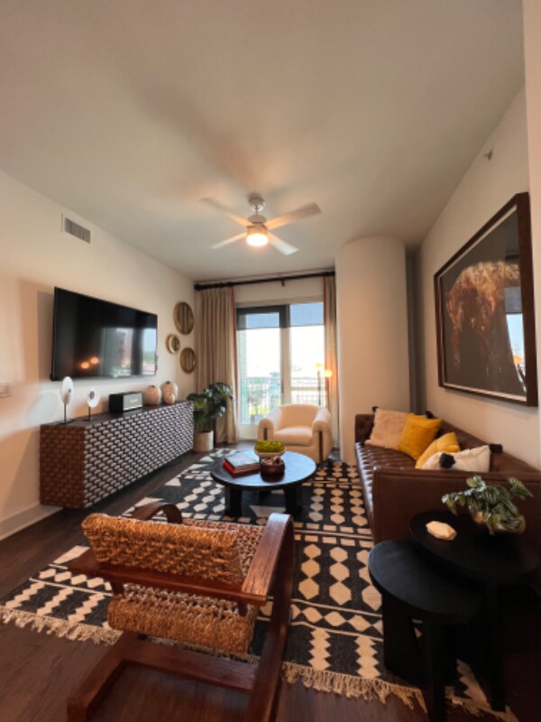 Foto del edificio - 700 E 11th St