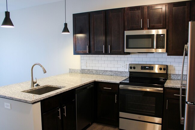 Foto del edificio - 3251 Redhawk St