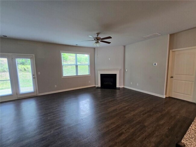 Building Photo - 121 Valimar Dr