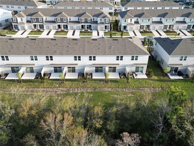 Foto del edificio - Modern 3 Bed / 2.5 Bath Townhome – Move-In Ready