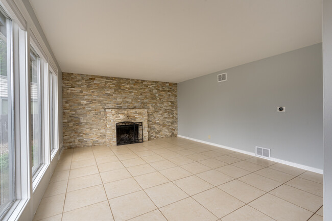 Spacious living room receives plenty of natural light - 211 Farview Drive