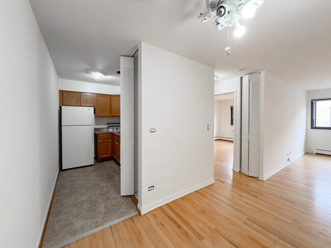 Foto del edificio - 540 W Roscoe St