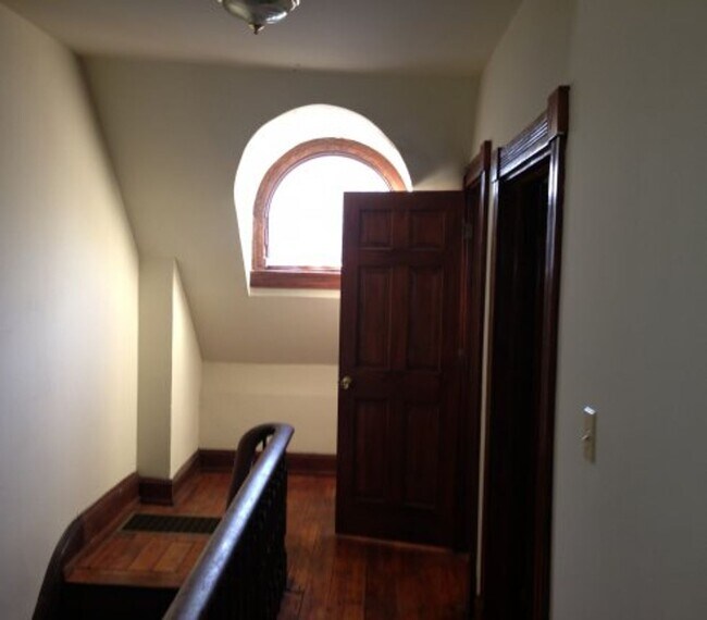 Foto del edificio - 2643 Bellevue Ave