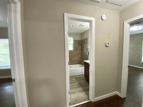 Building Photo - 4411 Buena Vista St