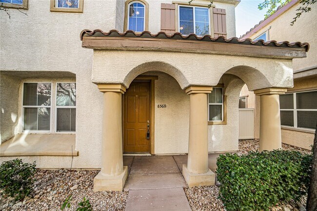 Building Photo - 8568 Primula Ct