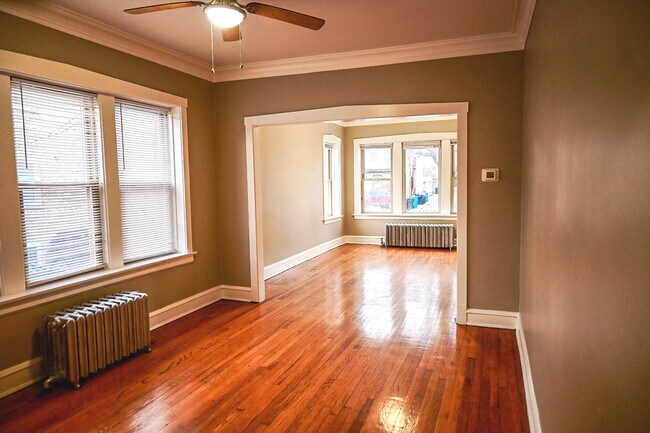 Foto del edificio - 5527 W Potomac Ave